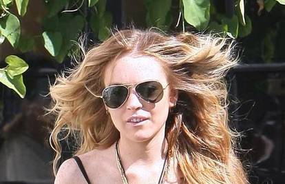 Lindsay Lohan 'maltretira' glumca seksi porukama