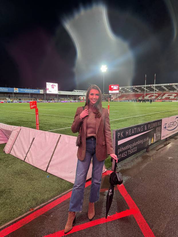 FOTO Zbog fatalne ljepotice je premierligaš dobio nove fanove