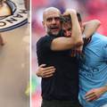 Ovako je City proslavio trofej: Pep Guardiola briše suze, a u svlačionici se bacaju po podu