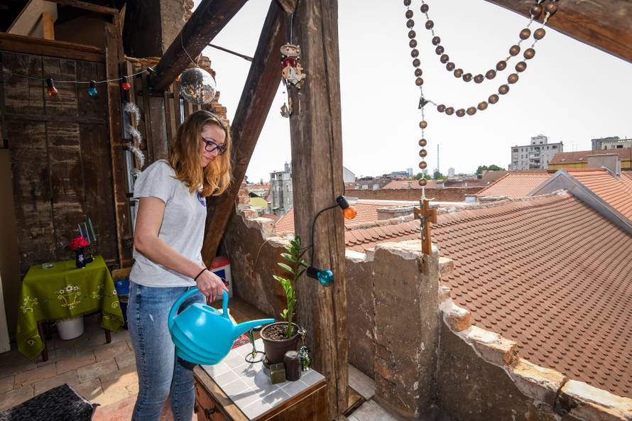 Od velike rupe u zidu napravila terasu: 'Imam pogled na Ilicu'