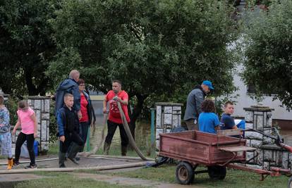 'Lani smo obnovili kuću. Sad imamo metar i pol vode u podrumu i uništen namještaj'