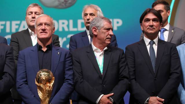 Doha: Izbornici nakon izvlačenja skupina za Svjetsko prvenstvo ispred pehara