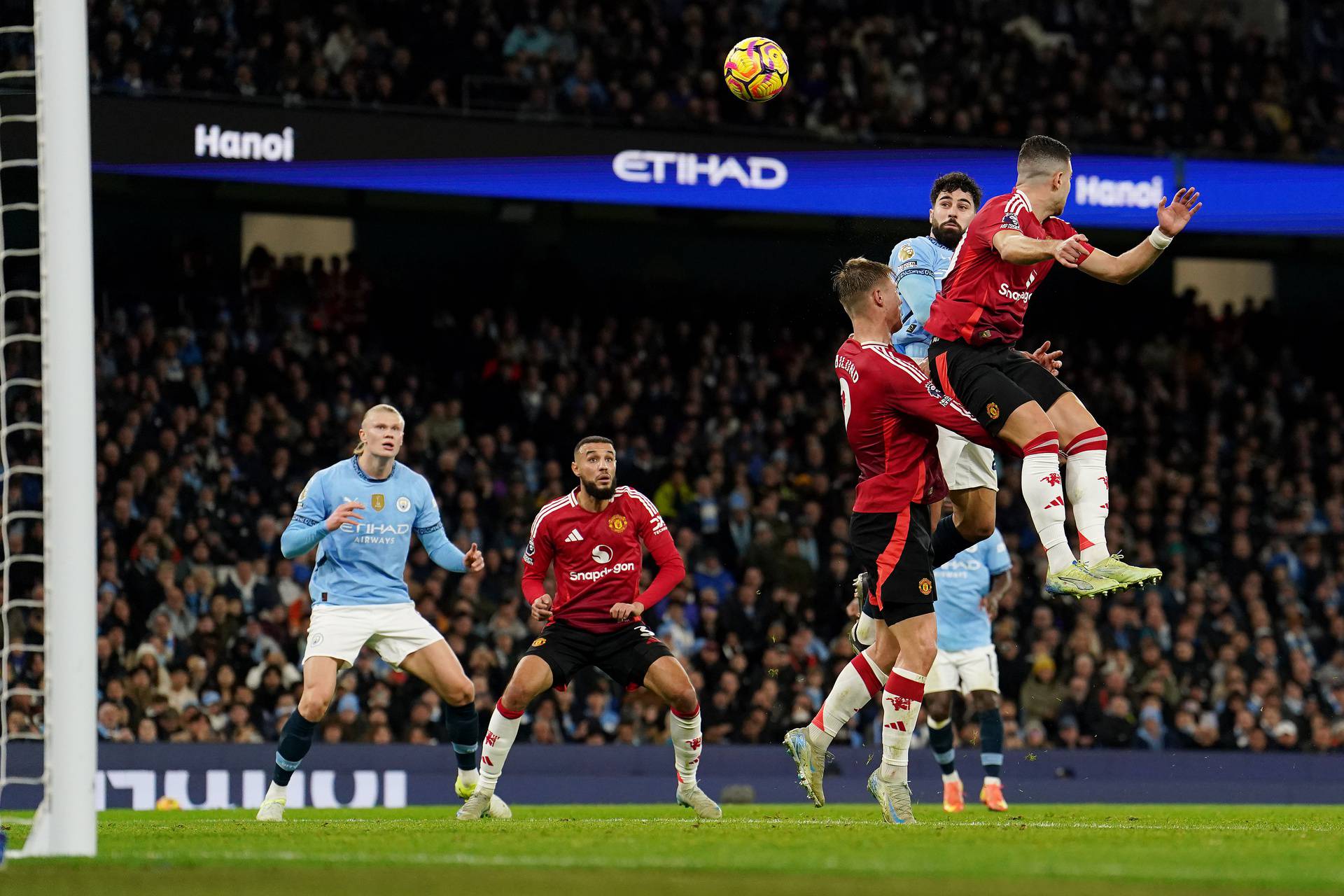 Manchester City v Manchester United - Premier League - Etihad Stadium