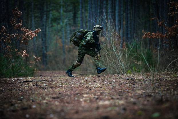 FOTO Vojni kadeti u akciji. Ovo su kadrovi sa zimskih kampova: 'Motivirani su i željni rada...'