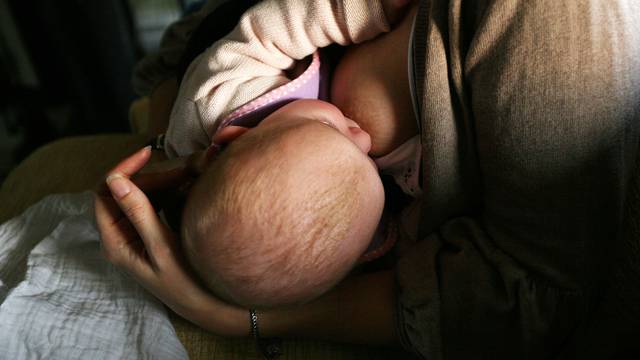 Doctors want pupils to be taught about breastfeeding