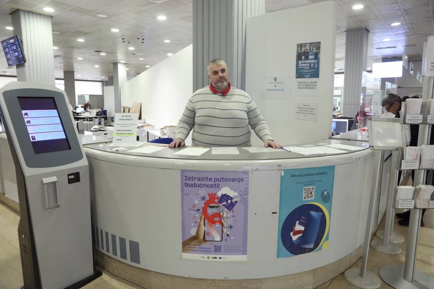 Zagreb: Razgovor s dvoje djelatnika PU zagreba?ke koji su osobe s invaliditetom 