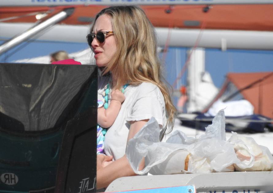 Na Visu je i 'Dr. Who': Zvijezde uživaju na suncu s bližnjima