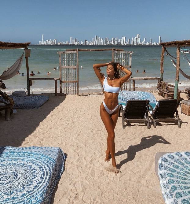 FOTO Ova ljepotica postala Miss Kolumbije s 34 godine! Oduzima dah svojim fotkama u badiću...