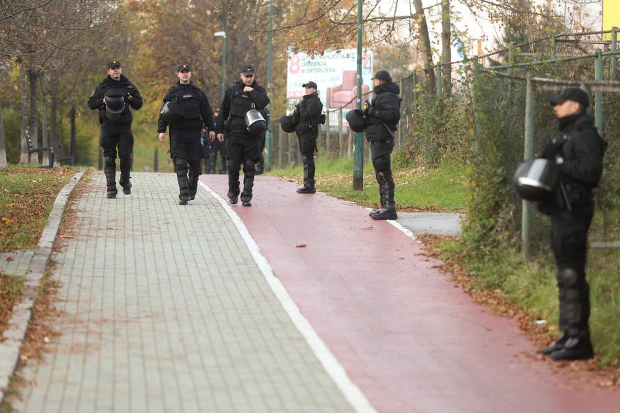 Sarajevo: Velik broj policije kod dvorane Zetra gdje će biti odigrana utakmica Eurolige između Dubaija i izraelskog Hapoela