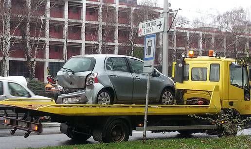 Dva sudara u par minuta kraj Velesajma, dvoje ozlijeđenih