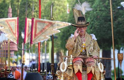 Gradom ga nosi 16 ljudi: Novi kralj Tajlanda slavit će tri dana