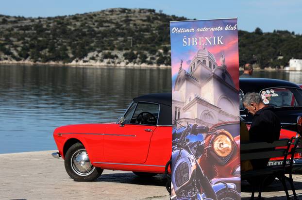 Šibenik: Uskršnji Oldtimer Promo Tour na šibenskoj rivi 