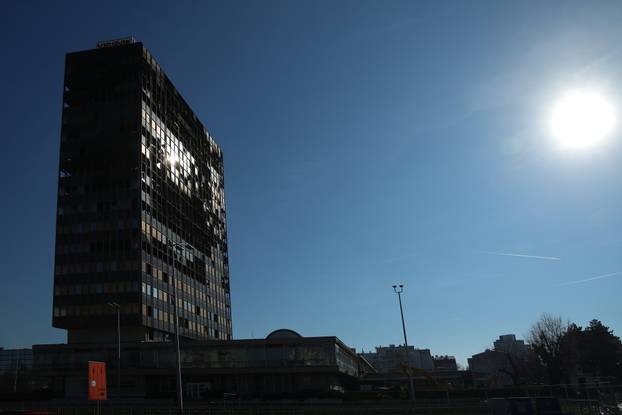 Zagreb: Bageri ruše popratni dio Vjesnikovog nebodera