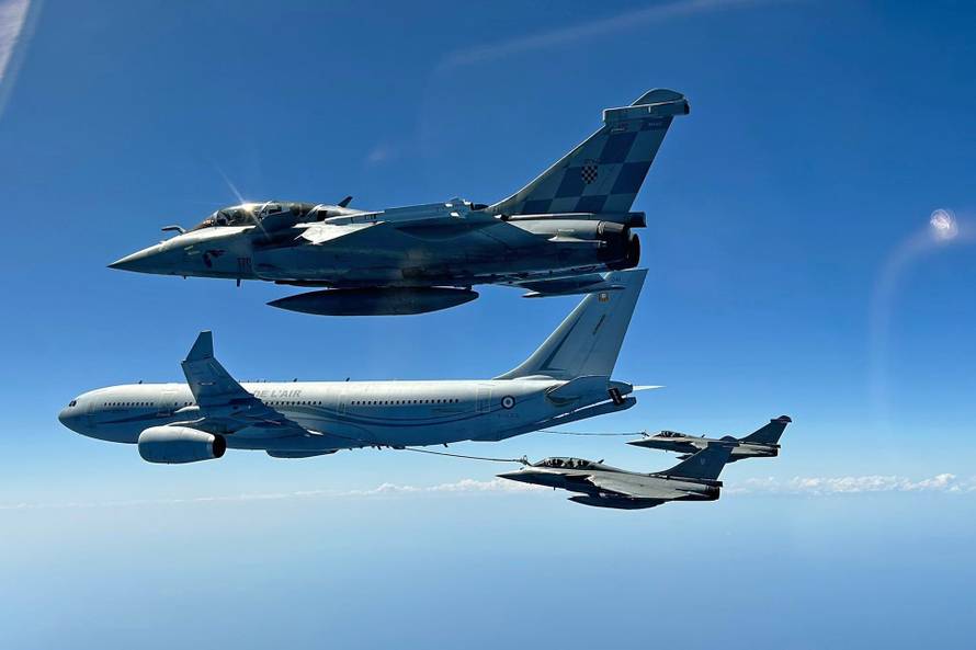 Piloti naših Rafalea prvi put u letu točili gorivo iznad Hrvatske