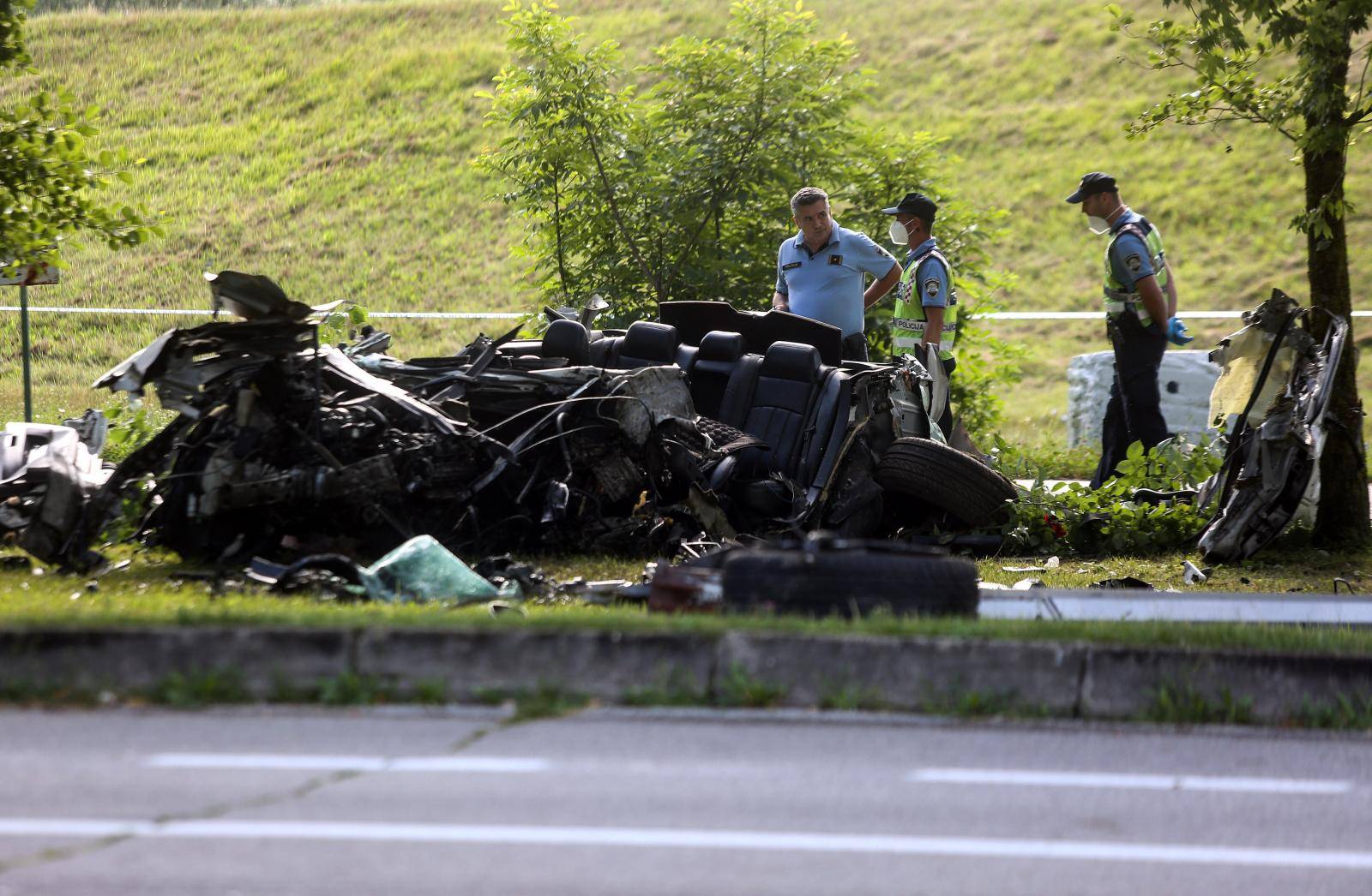 Zagreb: Na Jarunuskom jezeru automobilom se zaletio u stup i poginuo