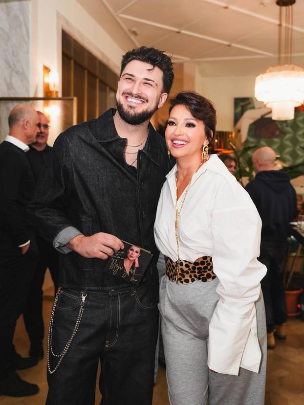 FOTO Nina Badrić nakon 15 godina ima novi album: Evo tko je sve bio na predstavljanju...