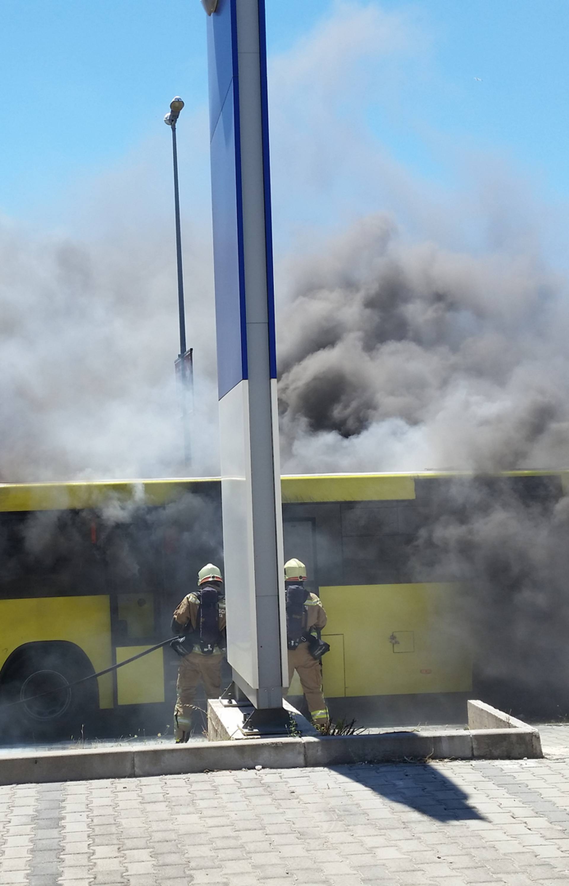 Buktinja u Splitu: 'Bježite svi van, cijeli autobus će izgorjeti!'