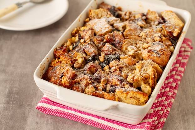 Leftovers,Bread,Pudding,With,Nuts,And,Berries