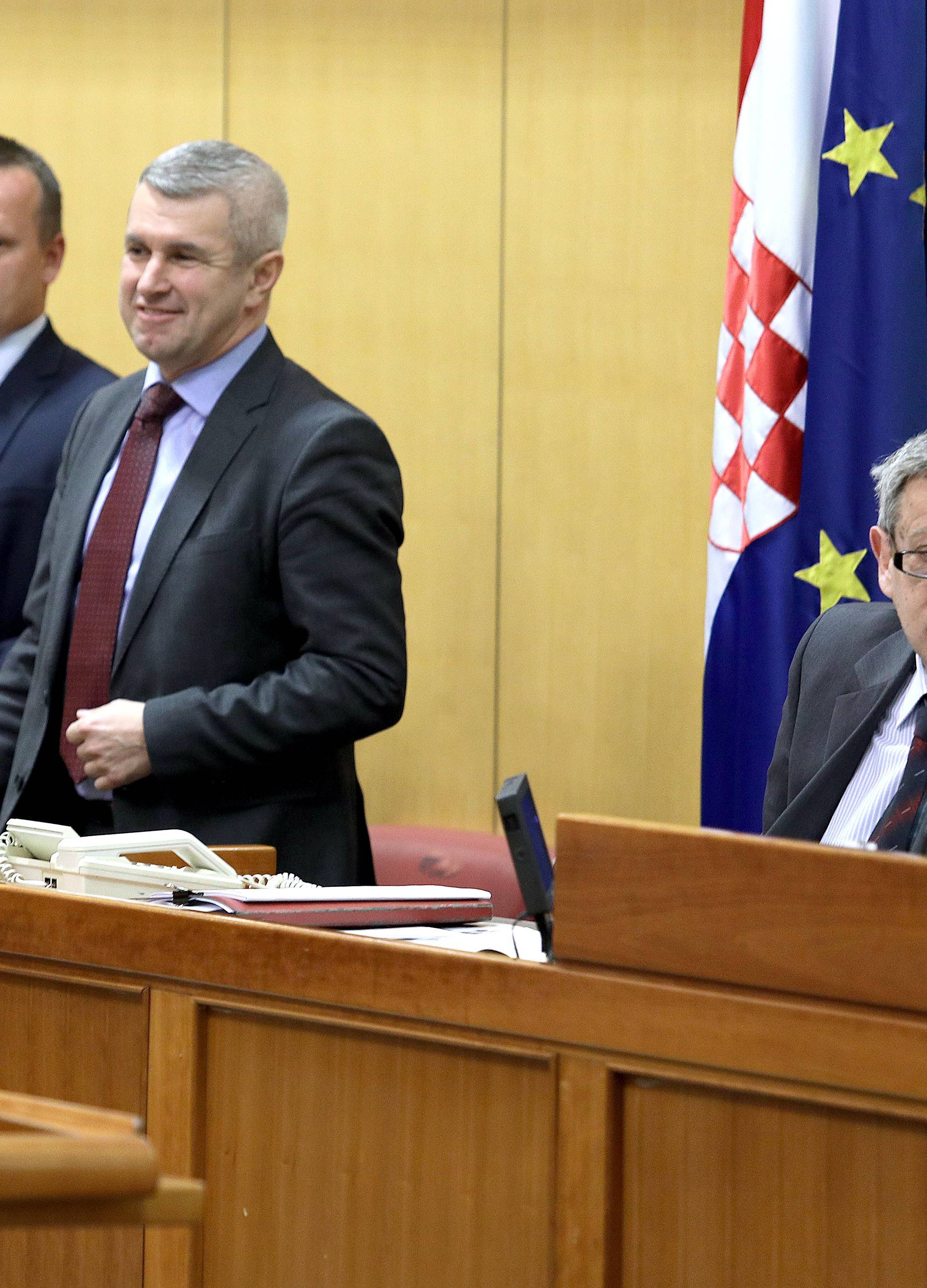Lovrinović: Neka DORH istraži javne nabave Vladi za 2015.