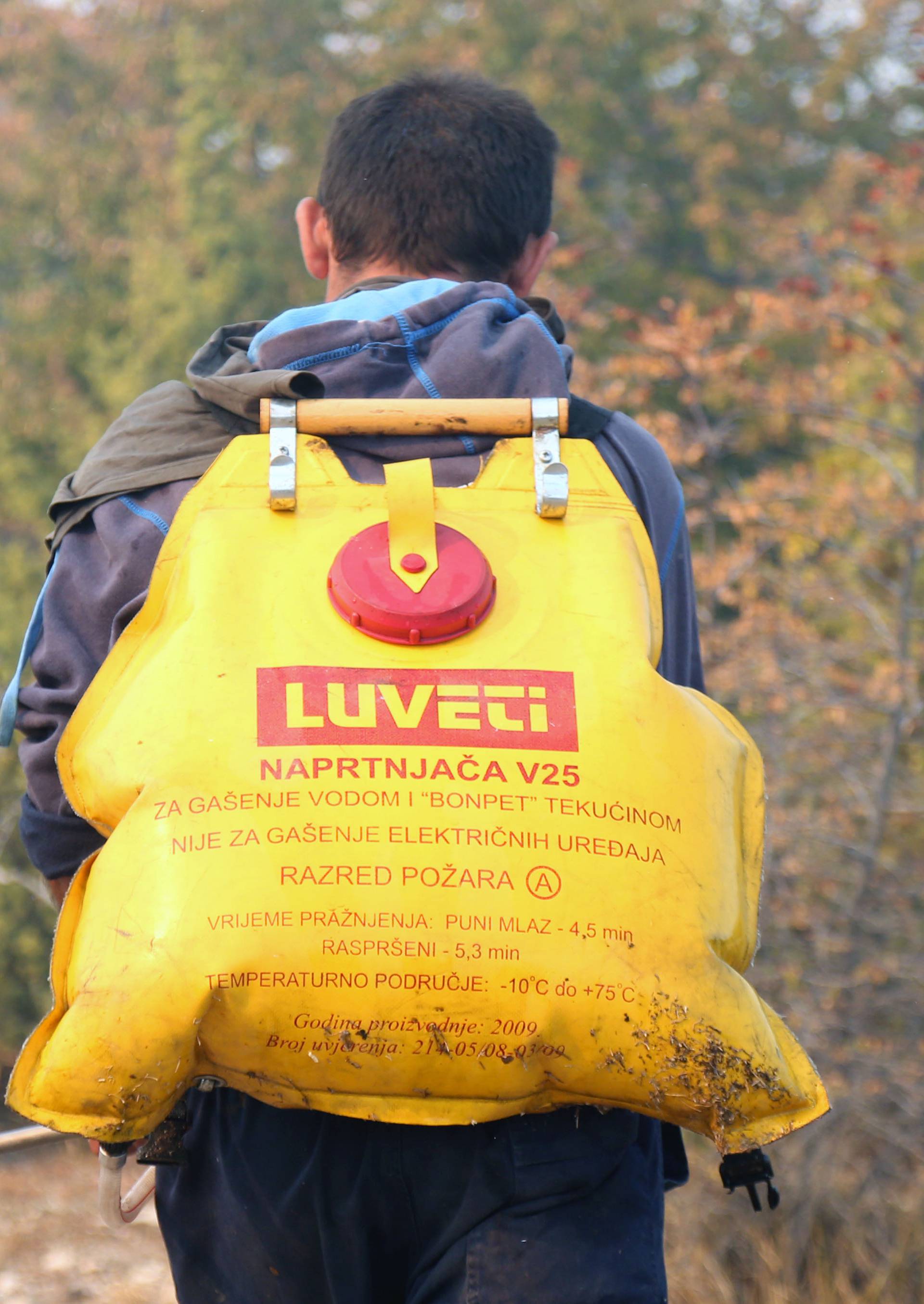 Evakuirali stanovnike sela kod Drniša: 'Ovo je velika nesreća'