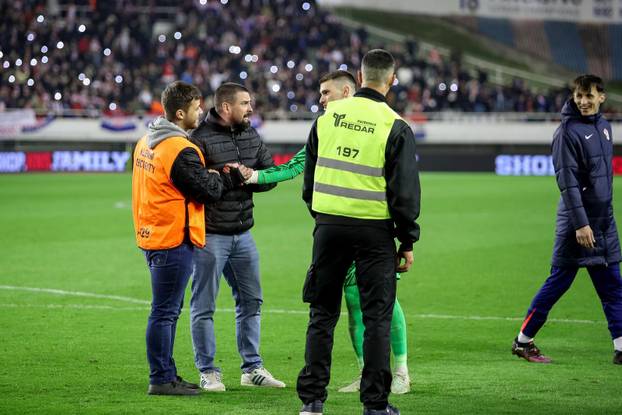 Split: Muškarac nakon utakmice Hrvatska - Francuska utrčao na travnjak 