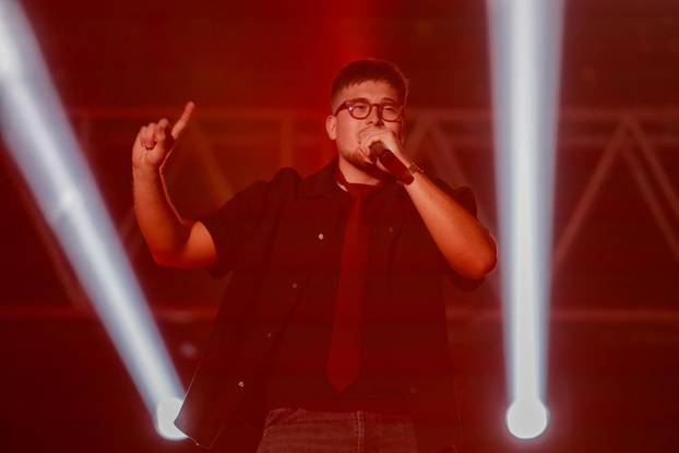 Zagreb: U Areni Zagreb održan koncert "Progledaj srcem"