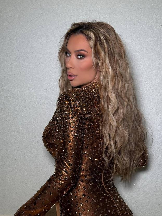 FOTO Tea Tairović pokazala sve obline u Zagrebu. Evo kako se mijenjala s godinama...