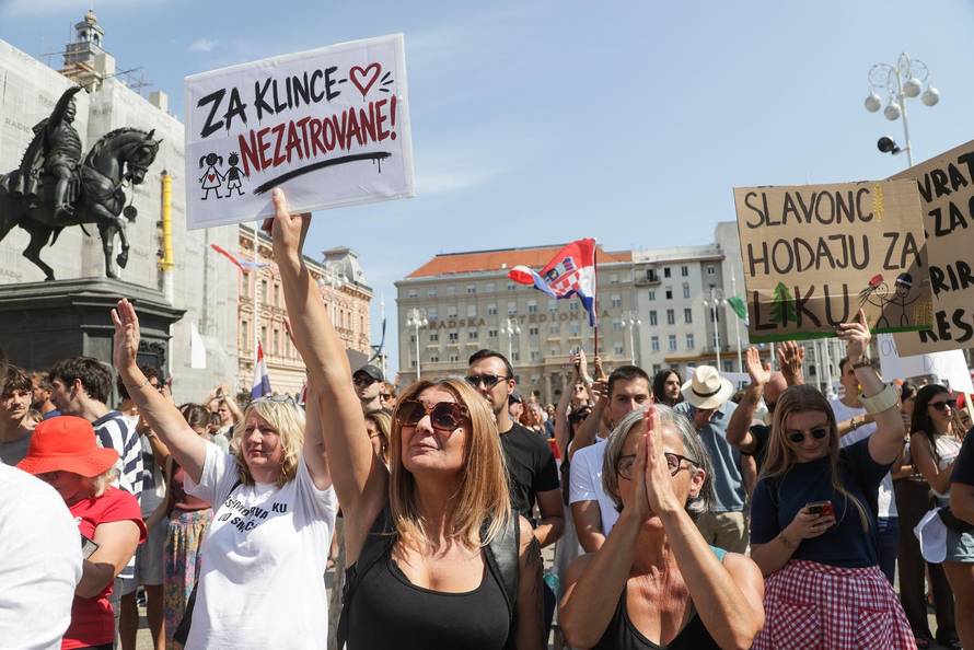 Tisuće prosvjednika preplavile središte Zagreba zbog otpada u Lici