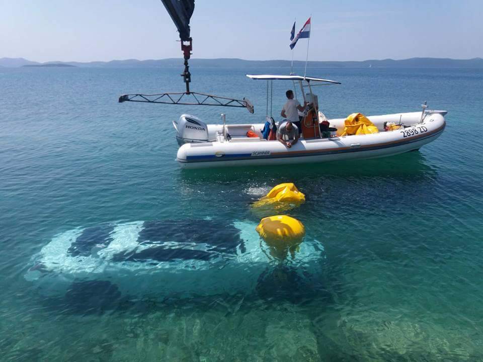 'Potopio' milijun kuna: Samo je htio slikati novi auto kraj mora