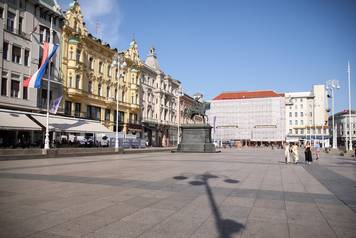 Zagreb: Velike vrućine ispraznile su ulice u glavnom gradu