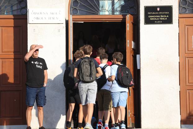 Rijeka: Prvi dan škole u Osnovnoj školi Nikola Tesla