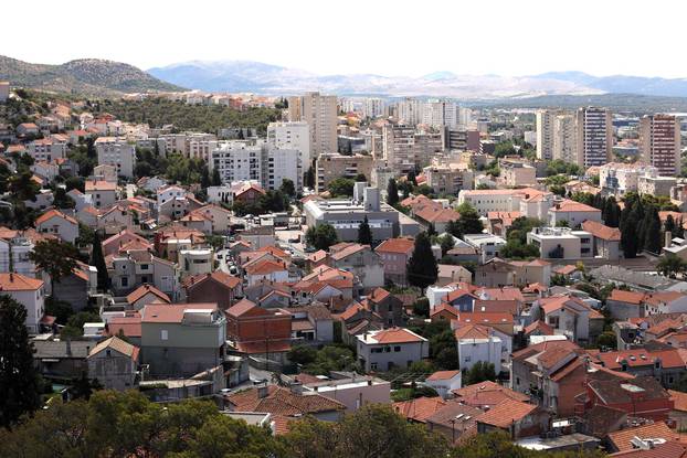 Pogled na grad sa šibenske tvrđave Barone 