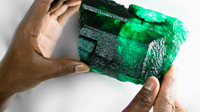 Najveći na svijetu: Pronašli su smaragd težine 1,1 kilograma!