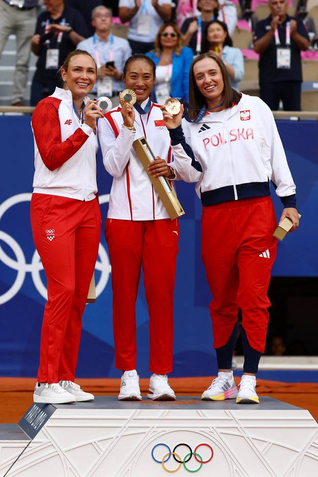 Tennis - Women's Singles Victory Ceremony