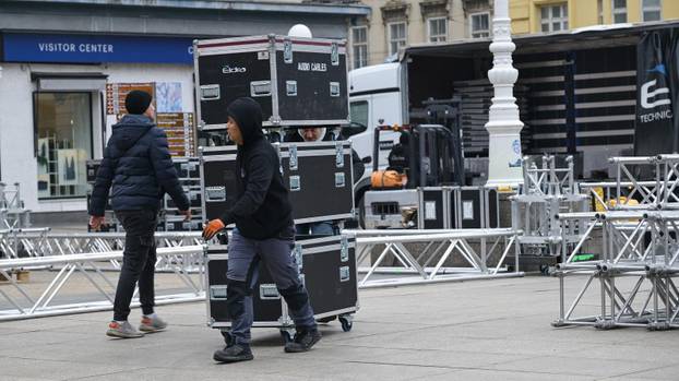 Zagreb: Postavljanje bine na glavnom Trgu gdje će biti organiziran doček rukometaša