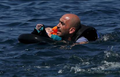 Potonuo brod: Utopilo se 28 izbjeglica kod Farmakonisija