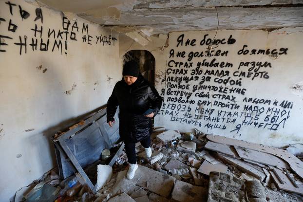 People of war-torn towns in Ukraine's Donetsk region aim to rebuild lives