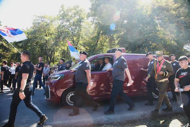 Beograd: Sprovod ratnog zločinca Ratka Mladića