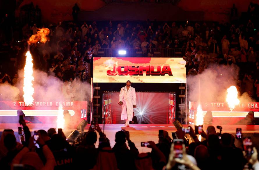 Anthony Joshua v Francis Ngannou