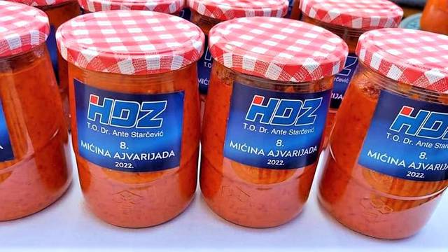 Miris pečenih paprika u HDZ-u: Napravili su 85 kila ajvara