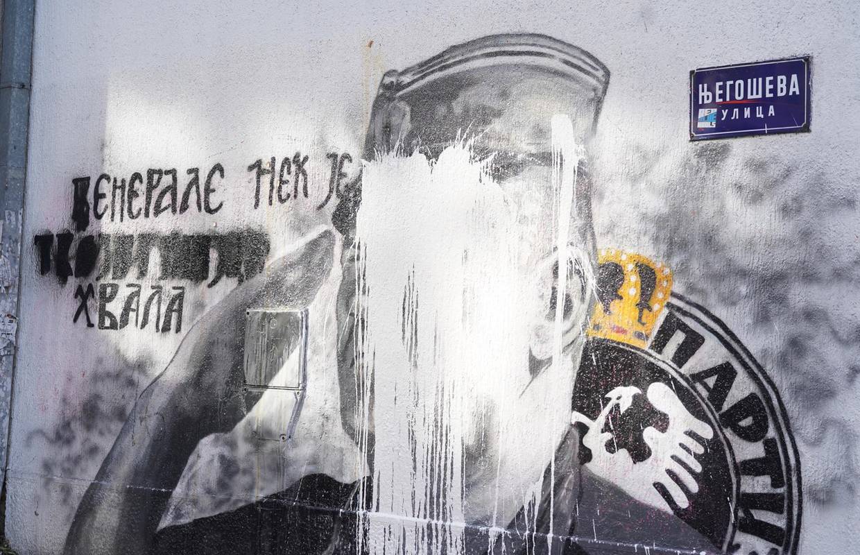 Krečom na zločinca: Uništili su mural Ratku Mladić u Beogradu