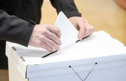 Ako želite glasovati kod kuće, morate se javiti nadležnom izbornom povjerenstvu