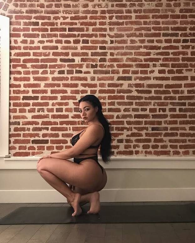 FOTO Evo zašto svi vole gledati dok Jessica vježba: 'Poze kakve ja radim  još niste vidjeli...'