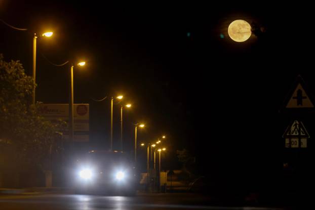 Kožino: Puni svibanjski cvjetni Mjesec