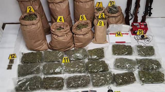 Split: 'Pala' dvojica dilera sa skoro 24 kilograma marihuane