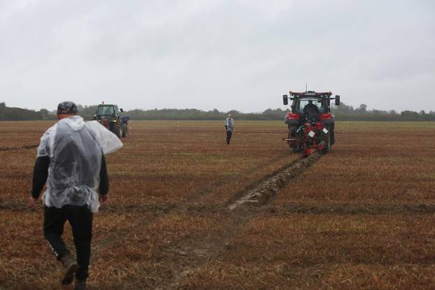 Velika Gorica: Održano jubilarno 20. državno natjecanje u oranju