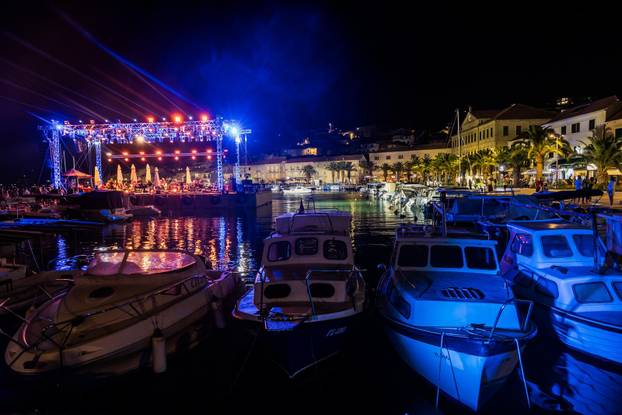 Vela Luka: Generalna proba koncerta Trag u Beskraju