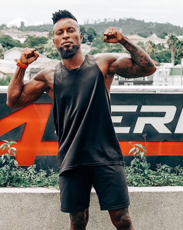 FOTO Trening, kile, mišići, žile: Ovi nogometaši objesili su svoje kopačke o klin i primili se utega