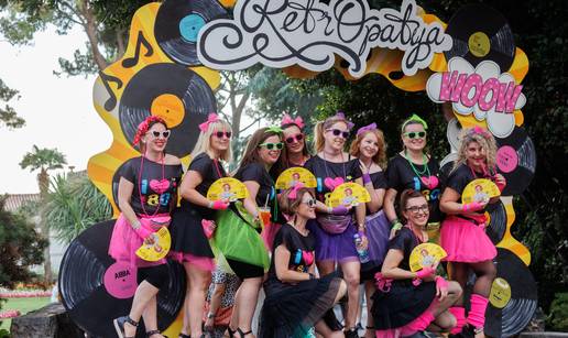 FOTO Plesači, svirači i žongleri zapalili su atmosferu u Opatiji