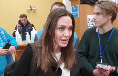 Trenuci užasa: Angelinu Jolie odveli su na sigurno tijekom uzbune za napad u Lavovu